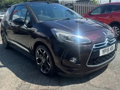 Używany Citroën DS3 Cabriolet 2015 Purpurowy Kabriolet