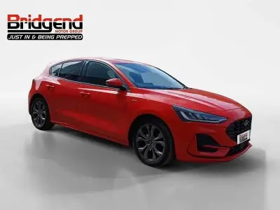 Gebraucht Ford Focus ST-Line 2023 Rot Kleinwagen