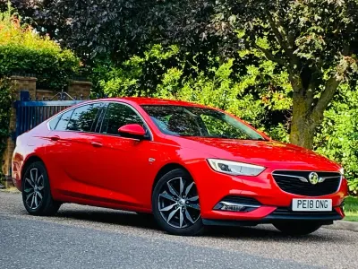 Used Vauxhall Insignia Elite 170 HP (125 kW) 2018 Red Hatchback