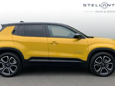 Begagnad Jeep Avenger EV Summit 113 kW (154 HK) 2025 SUV