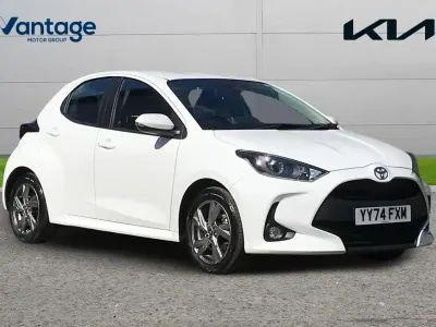 Used Toyota Yaris 113 HP (83 kW) 2024 White Hatchback