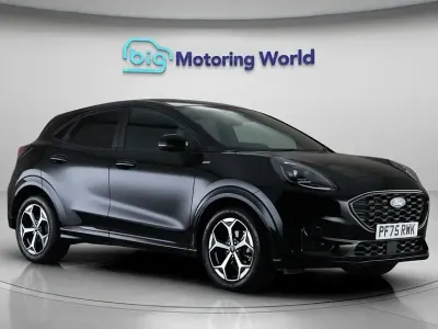 Käytetty Ford Puma ST-Line 125 HP (91 kW) 2025 Musta Katumaasturi