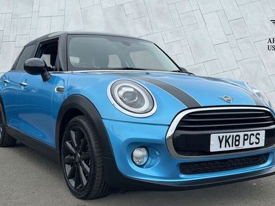 Usado Mini Cooper D Hatch 136 CV (100 kW) 2018 Azul Utilitario