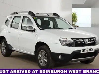 Used Dacia Duster Lauréate 110 HP (80 kW) 2016 White SUV