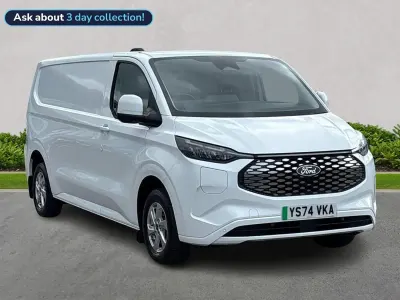Begagnad Ford E-Transit Limited 100 kW (136 HK) 2024 Vit Van