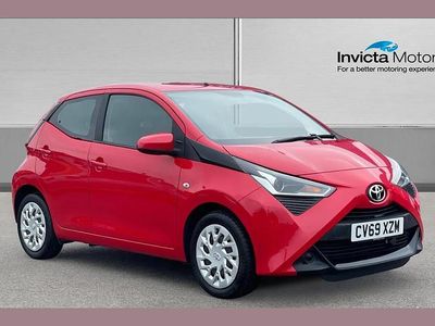 Used Toyota Aygo X-play 72 HP (52 kW) 2019 Red Hatchback