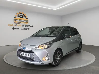 Used Toyota Yaris Hybrid 100 HP (73 kW) 2019 Silver Hatchback