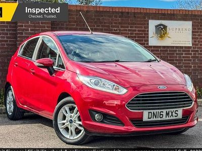 Usado Ford Fiesta Zetec 101 HP (74 kW) 2016 Vermelho Citadino