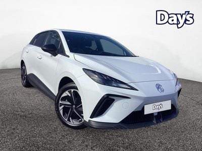 Used MG MG4 EV SE 2022 White Hatchback