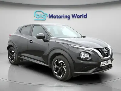 Usado Nissan Juke N-Connecta 114 HP (83 kW) 2023 Preto SUV