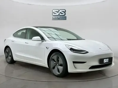 Used Tesla Model 3 Standard Range 239 kW (325 HP) 2019 White Sedan