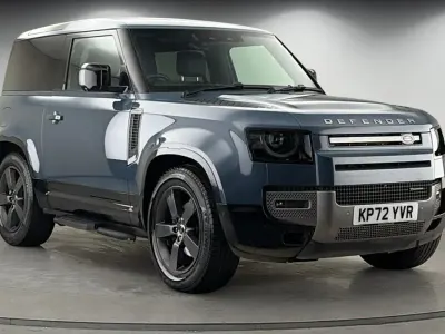 Used Land Rover Defender HSE Dynamic 250 HP (183 kW) 2022 Tasman blue SUV