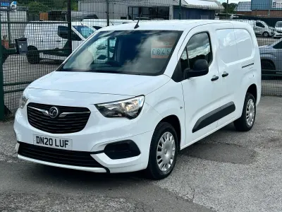 Used Vauxhall Combo Sportive 100 HP (73 kW) 2020 White MPV
