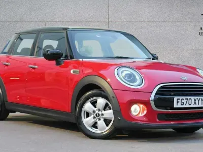 Usado Mini Cooper Classic 134 CV (98 kW) 2020 Rojo Utilitario