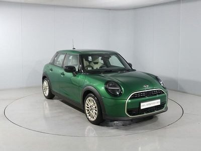 Second-hand Mini Cooper Hatch 113 kW (154 CP) 2025 Verde Hatchback