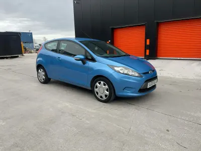 Usado Ford Fiesta Style 82 CV (60 kW) 2009 Azul Utilitario