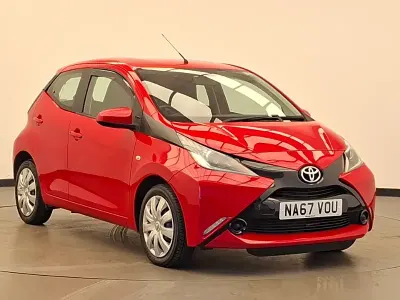 Used Toyota Aygo X-play 68 HP (50 kW) 2017 Red Hatchback