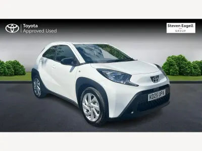 Ny Toyota Aygo X PURE 72 HK (52 kW) 2025 Vit SUV