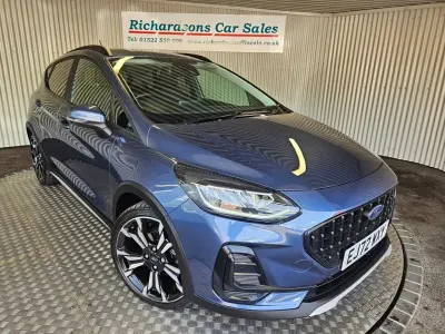 Begagnad Ford Fiesta Active X 2022 Blå Halvkombi