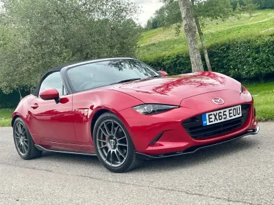 Usado Mazda MX5 Inclusive 160 HP (117 kW) 2015 Vermelho Cabrios