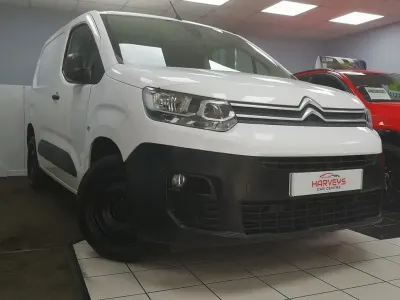Używany Citroën Berlingo 100 KM (73 kW) 2020 Biały Minivan