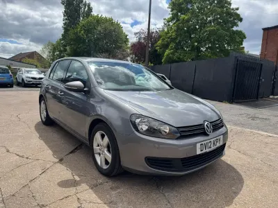 Usado VW Golf VII Match 105 CV (77 kW) 2012 Gris Utilitario