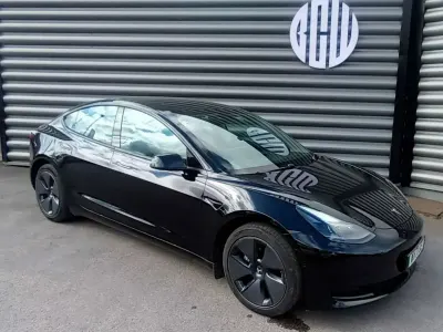 Usado Tesla Model 3 Standard Range Plus 366 kW (498 HP) 2021 Preto Sedan