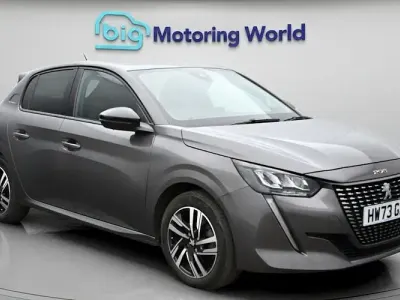 Second-hand Peugeot 208 Allure+ 102 CP (75 kW) 2023 Gri Hatchback