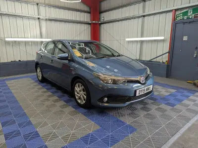 Used Toyota Auris Hybrid 2019 Blue Hatchback