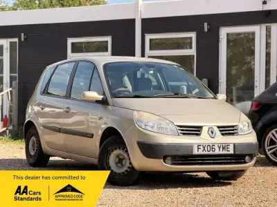 Used Renault Mégane II Expression 2006 Gold MPV