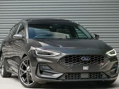 Używany Ford Focus ST 280 KM (205 kW) 2023 Szary Hatchback