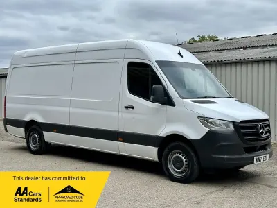 Begagnad Mercedes Sprinter Progressive 2021 Vit Van