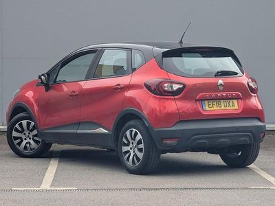 Used Renault Captur Play 90 HP (66 kW) 2018 Red SUV