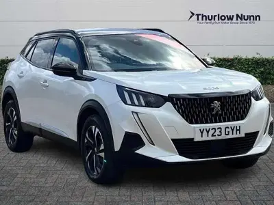 Używany Peugeot 2008 GT 131 KM (96 kW) 2023 Biały SUV