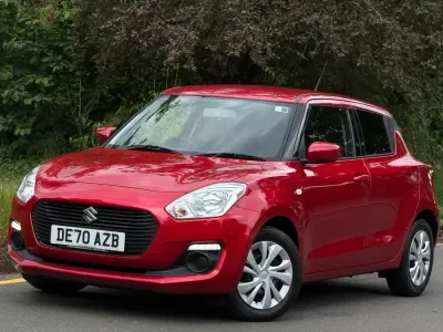 Begagnad Suzuki Swift SZ3 90 HK (66 kW) 2020 Röd Halvkombi