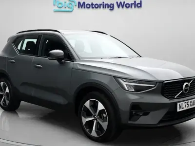 Used Volvo XC40 Plus 163 HP (119 kW) 2025 Green SUV