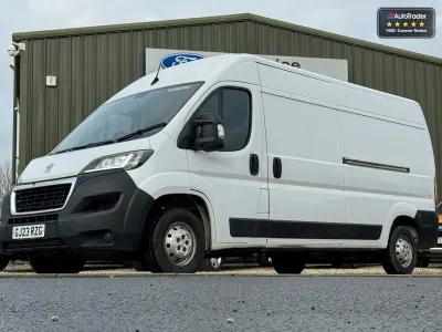 Second-hand Peugeot Boxer Premium 140 CP (102 kW) 2023 Alb Van
