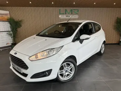 Usado Ford Fiesta Zetec 2013 Branco Citadino