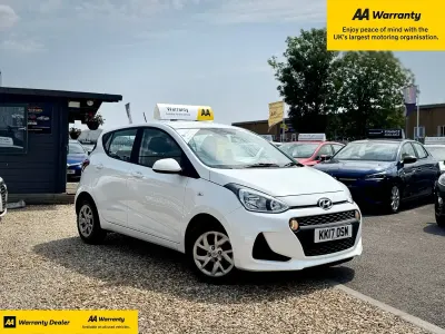 Used Hyundai i10 SE 66 HP (48 kW) 2017 White Hatchback