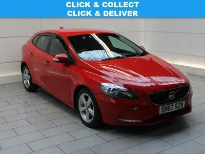 Usado Volvo V40 115 HP (84 kW) 2013 Vermelho Citadino