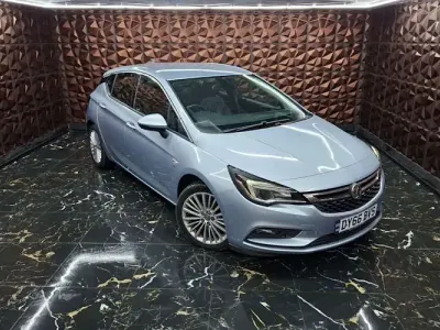 Used Vauxhall Astra Elite 150 HP (110 kW) 2016 Silver Hatchback