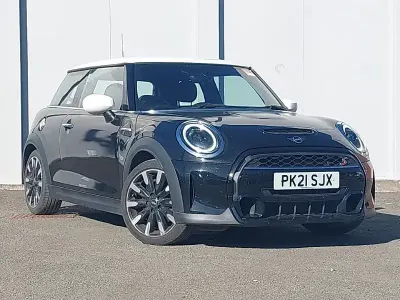 Używany Mini Cooper S Exclusive 178 KM (130 kW) 2021 Czarny Hatchback