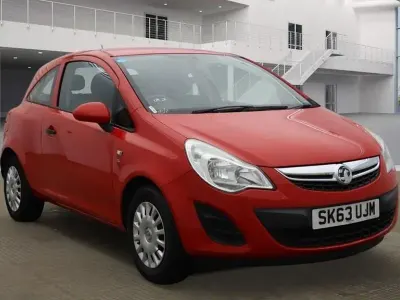 Used Vauxhall Corsa S 65 HP (47 kW) 2013 Red Hatchback