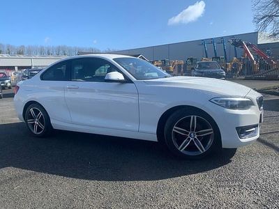 Used BMW 218 Sport Line 2014 White Coupe