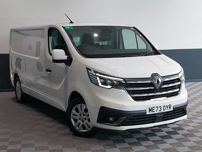 White Used 2024 Renault Trafic MPV | £19,998 (Fair price)