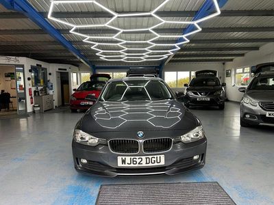 Begagnad BMW 320 2012 Grå Sedan