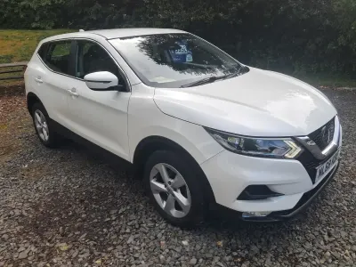 Used Nissan Qashqai Acenta Premium 115 HP (84 kW) 2018 White SUV
