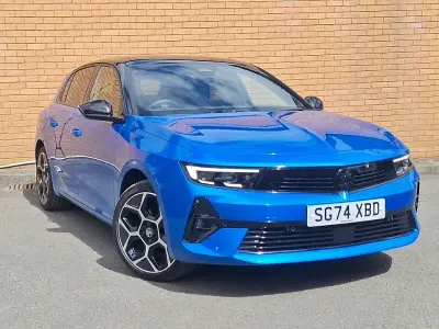 Usado Vauxhall Astra Ultimate 130 HP (95 kW) 2024 Azul Citadino