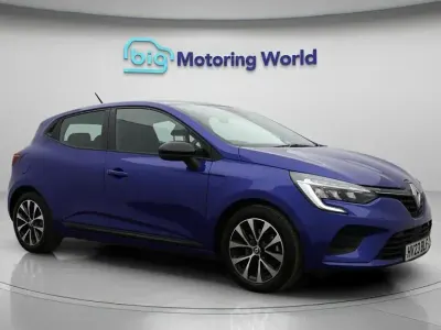 Used Renault Clio Evolution 145 HP (106 kW) 2023 Blue Hatchback