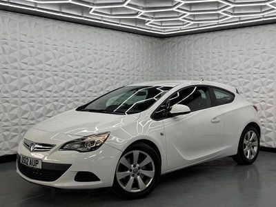 Used Vauxhall Astra GTC Sport 130 HP (95 kW) 2012 White Hatchback